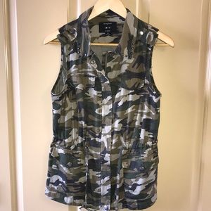 Iris Camo Utility Vest Drawstring Waist Zip Front